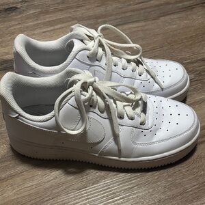 Women’s white Air Force 1 Size 8.5